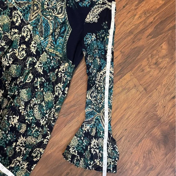 Free People Lady Luck Printed Tunic Blouse Size Medium Open Back Buttons Flare - Picture 13 of 13